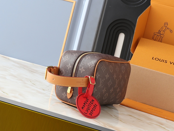 ルイヴィトンバッグ背面デザイン